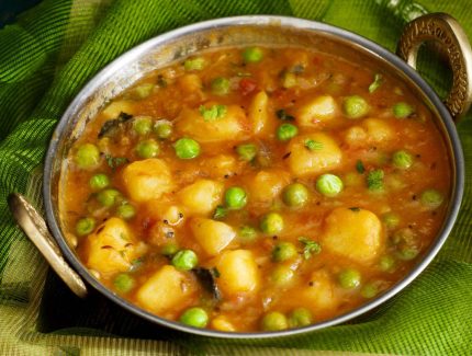 Coriander Potato & Peas Curry