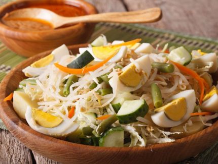 Thai Massaman Vegetable Salad